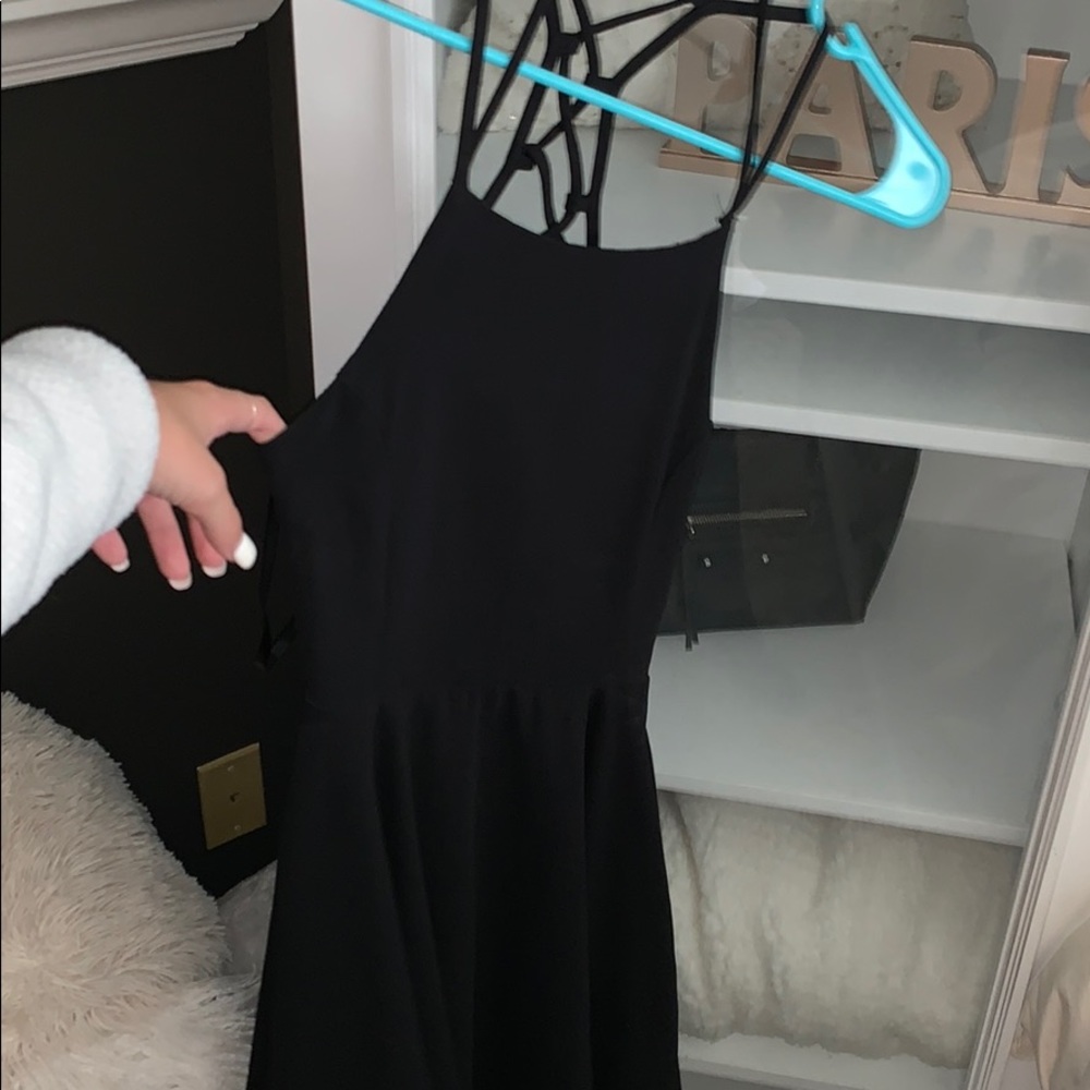BLACK HALTER CRISSCROSSING BACK DRESS